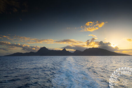 Tahiti - Soleil couchant sur Moorea