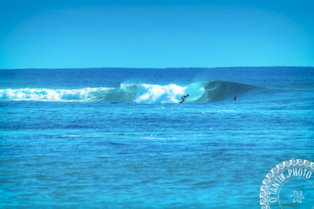 Tahiti - Surf à la Pointe des Pêcheurs- Punaauia