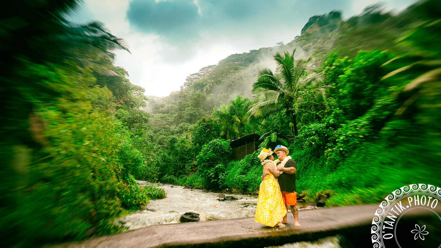 Portrait fine art de Maruia et Moehau lors de leur mariage à Mahina à Tahiti