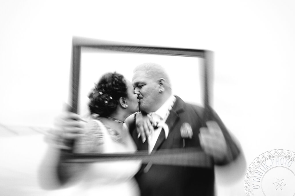 Portrait fine art de Maruia et Moehau lors de leur mariage à Mahina à Tahiti