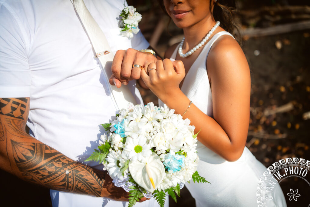 Portrait fine art de Wendy et Arohena pendant leur mariage à Tahiti en février 2025