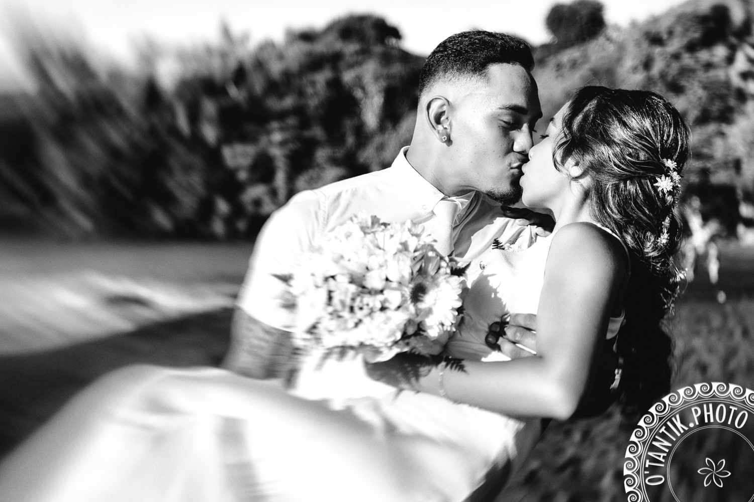 Portrait fine art de Wendy et Arohena pendant leur mariage à Tahiti en février 2025