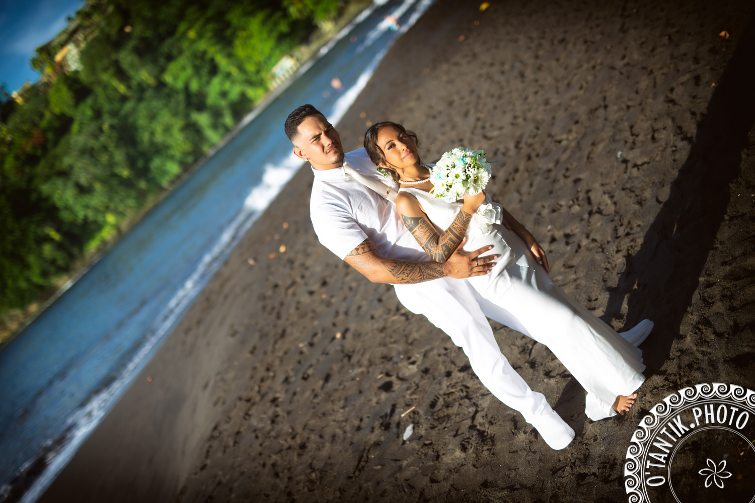 Portrait fine art de Wendy et Arohena pendant leur mariage à Tahiti en février 2025